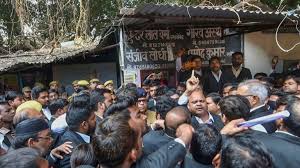 ಲಕ್ನೋ  ನ್ಯಾಯಾಲಯ ಆವರಣದಲ್ಲಿ  ಮೂರು  ಸಜೀವ ಬಾಂಬ್  ಪತ್ತೆ